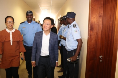 O vice-presidente da corporação YEWHING,  secretário geral da conferência conjunta de segurança JingjianPan visitou os postos po