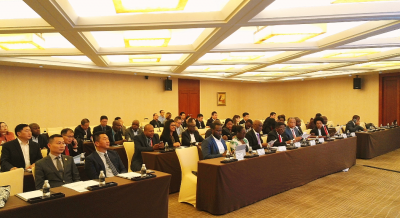 Chen Song participou na 2ª Exposição Internacional de Importação da China, Fórum de Investimentos em Angola